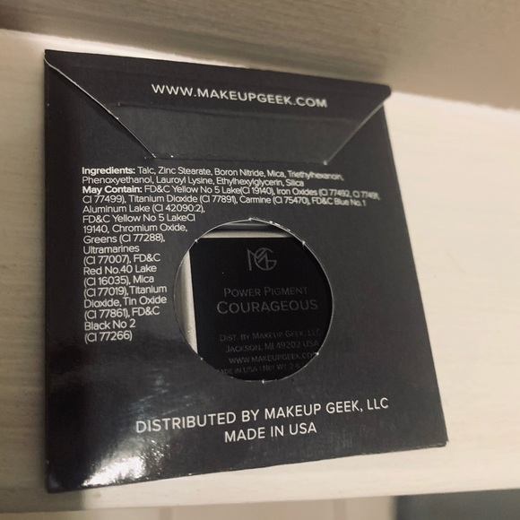 NWT Full Size MAKEUP GEEK Square ‘Power Pigment’ Matte Eyeshadow “COURAGEOUS” - Picture 2 of 9